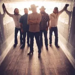 Jason Boland & The Stragglers