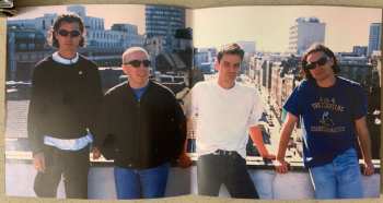 CD Bush: Maximum Bush (The Unauthorised Biography Of Bush)