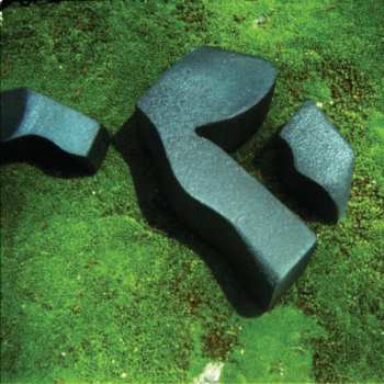 Album Camila Fuchs: Heart Pressed Between Stones