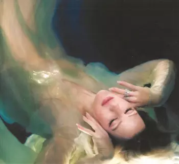 Ellie Goulding: Higher Than Heaven