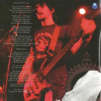 CD Funeral For A Friend: Casually Dressed & Deep In Conversation