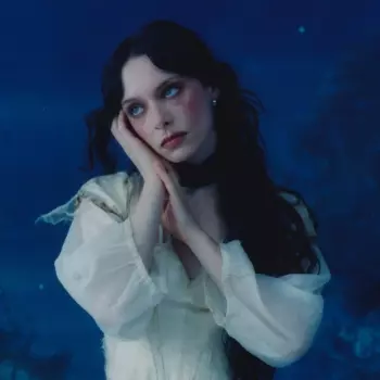 Holly Humberstone: Cruel World