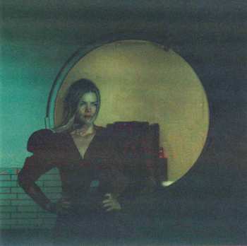 CD Jennifer Touch: Behind The Wall