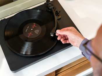 Audiotechnika Lenco L-30 Černá