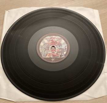 LP Queen: News Of The World LTD
