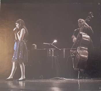 CD/DVD Nikki Yanofsky: Ella...Of Thee I Swing DLX