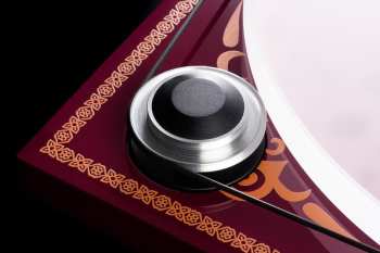 Audiotechnika Pro-Ject Essential III + Om10 - Special Edition: George Harrison