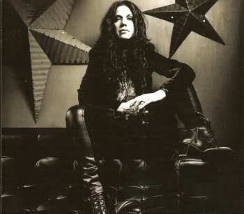 CD Sari Schorr: A Force Of Nature