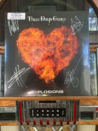 LP Three Days Grace: Explosions